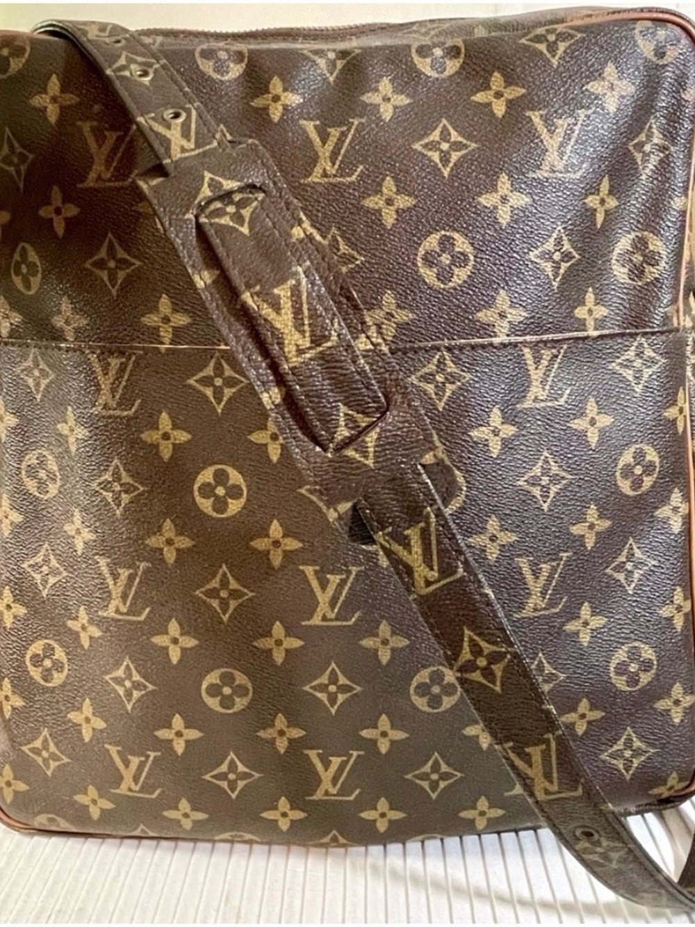 Louis Vuitton Marceau Monogram Vintage
Messenger Bag - Picture 2 of 3